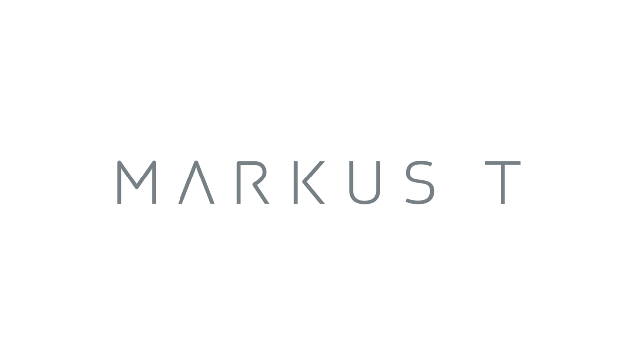 markus-t Schriftzug 'MARKUS T' in schmaler, grauer Großbuchstabenschrift auf weißem Hintergrund.